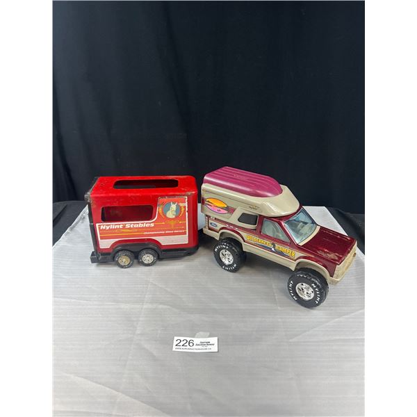 Nylint Wilderness Camp Truck w/ Horse Trailor