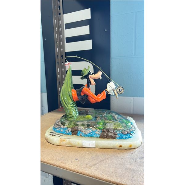 RON LEE COLLECTIBLES GOOFY FISHING FIGURINE