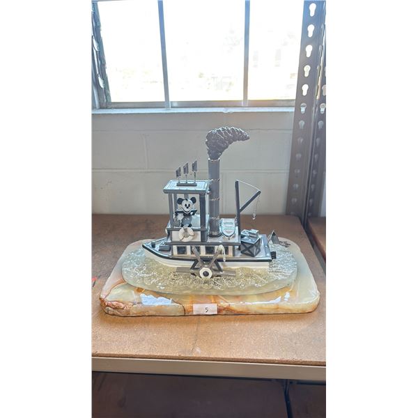 RON LEE COLLECTIBLES STEAM BOAT WILLIE FIGURINE