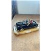 Image 1 : RON LEE COLLECTIBLES GOOFY, DONALD DUCK, MICKEY, MINNIE & PLUTO CLASSIC CAR FIGURINE