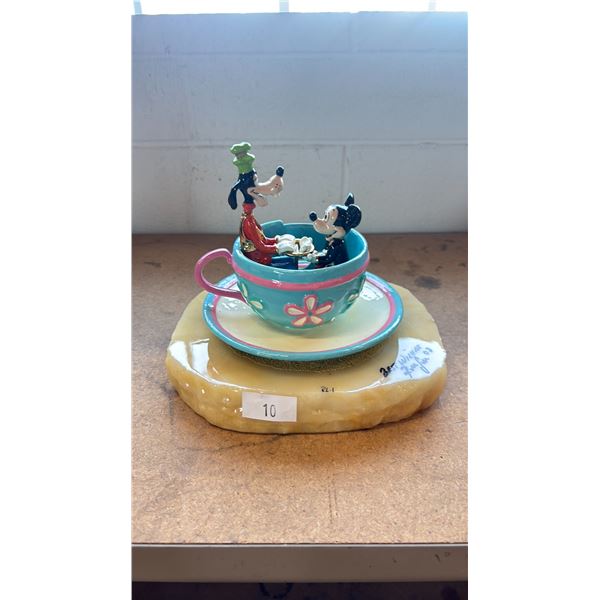 RON LEE COLLECTIBLES MICKEY & GOOFY TEACUP FIGURINE