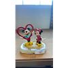 Image 1 : RON LEE COLLECTIBLES MICKEY & MINNIE HEART FIGURINE