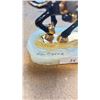 Image 3 : RON LEE COLLECTIBLES TWO GUN MICKEY FIGURINE