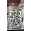 Image 2 : SPEIDEL ILLUMINATED ROTATING LOCKING DISPLAY CASE WITH ASSORTED DISNEY WATCHES *WITH KEY*