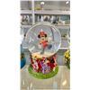 Image 4 : (4)  DISNEY SNOWGLOBES *2 PLAY MUSIC*