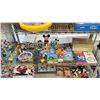 Image 1 : SHELF OF DISNEY COLLECTIBLES - MAGNA SLIDE PROJECTOR, MICKEY MAGNET DISHWASHER INDICATOR,