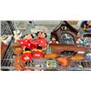 Image 3 : SHELF OF DISNEY COLLECTIBLES