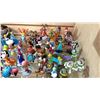 Image 2 : SHELF OF DISNEY COLLECTIBLES
