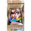 Image 3 : SHELF OF ASSORTED PEZ DISPENSERS