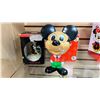Image 2 : SHELF OF DISNEY COLLECTIBLES