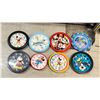 Image 1 : SHELF OF DISNEY COLLECTIBLES