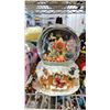 Image 10 : SHELF OF DISNEY COLLECTIBLES