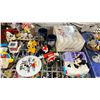 Image 7 : SHELF OF DISNEY COLLECTIBLES
