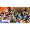 Image 8 : SHELF OF DISNEY COLLECTIBLES