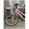 Image 2 : PINK AND GREY BIKE