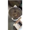 Image 2 : STRETCH WRAP PARABOLIC HEATER AND TWO-STEP LADDER