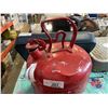 Image 2 : VINTAGE ESSO METAL GAS CAN