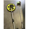Image 2 : TRUNK MOUNT BICYCLE CARRIER AND TWO DISTANCE WHEELS