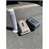 Image 2 : TWO SMALL PET CARRIERS AND DURACRAFT TOWER FAN