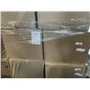 Image 2 : 2 CASES OF PANORAMIC MUFFIN SQUARE DOME CONTAINERS, 225 PER CASE - 450 TOTAL