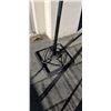 Image 2 : UMBRELLA STAND