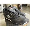 Image 2 : 2 NEW PAIRS OF SIZE 8 SPORTS CLEATS