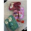 Image 2 : ASSORTED SLIPPERS