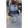 Image 2 : ADJUSTABLE BARBER CHAIR