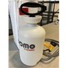 Image 2 : NEW 1.3 GALLON COMPRESION SPARAYER