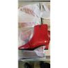 Image 2 : 4 NEW PAIRS OF WOMENS SHOES, SIZE 8.5 AND 7.5