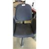 Image 2 : WINGED OFFICE CHAIR