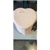 Image 3 : HEART SHAPED BOX AND KIDS SNOW SUIT FOR 6 TO 12 MONTHS OLD