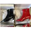 Image 2 : 4 NEW PAIRS OF WOMENS SHOES, SIZE 8.5 AND 7.5