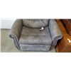 Image 2 : VIVA LIFT GREY MODERN LIFT CHAIR, WORKING