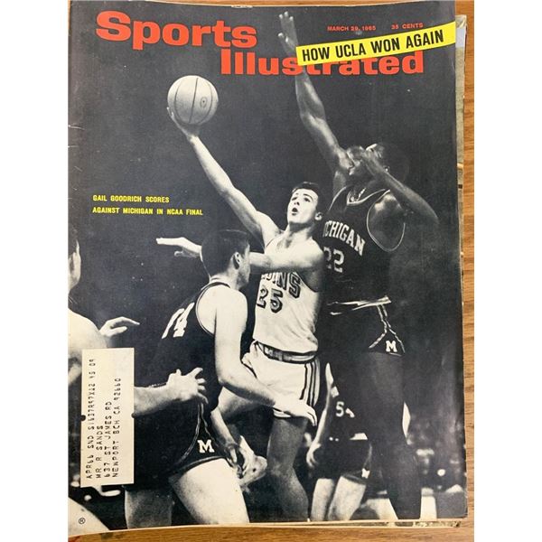 Sports Illustrated Magazine 1965 Gail Goodrich Issue
