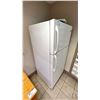 Image 3 : WHITE-WESTINGHOUSE 2 DOOR WHITE REFRIGERATOR