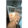Image 4 : WHITE-WESTINGHOUSE 2 DOOR WHITE REFRIGERATOR