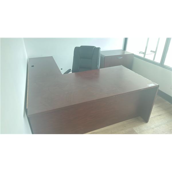 MAHOGANY FINISH OFFICE DESK W/MATCHING FILE CABINET AND BLACK EXECUTIVE OFFICE CHAIR