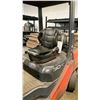 Image 6 : TOYOTA SAS 30 FORKLIFT (PROPANE) - 2 STAGE MAST, STANDARD FORKS, SIDE SHIFT, SOLID TIRES,