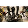 Image 7 : TOYOTA SAS 30 FORKLIFT (PROPANE) - 2 STAGE MAST, STANDARD FORKS, SIDE SHIFT, SOLID TIRES,
