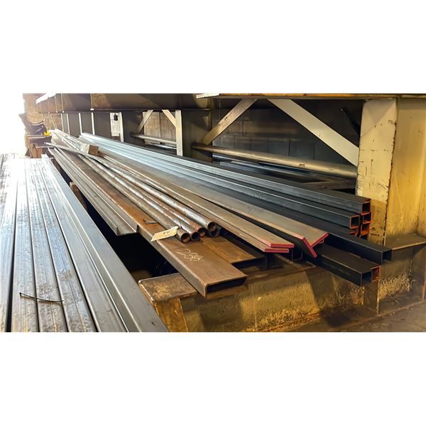 ASSORTED STEEL FABRICATING MATERIAL INCLUDES FLAT BAR, ROUND, SQUARE AND