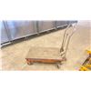 Image 2 : HYDRAULIC LIFT MOBILE PLATFORM DOLLY * MAY REQUIRE REPAIR OR HYDRAULIC FLUID *