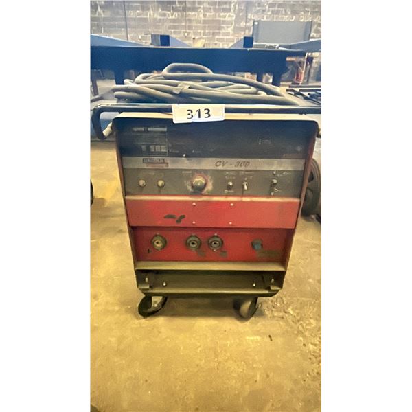 LINCOLN ELECTRIC CV-300 WELDER ON MOBILE CART