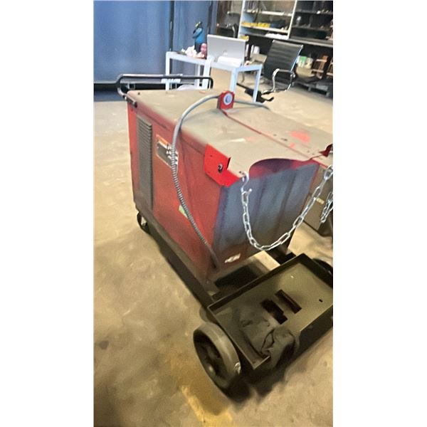 LINCOLN ELECTRIC CV-300 WELDER ON MOBILE CART