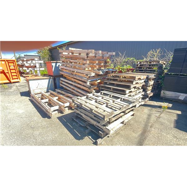 LARGE ASSORTMENT OF VARIOUS SIZED PALLETS & COMMERCIAL WASTE BIN