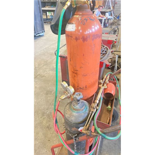 OXY-ACETYLENE WELDING SET W/ TORCH, GAUGE, FACE SHIELD & MOBILE CART