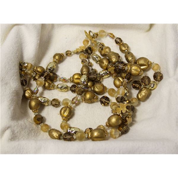 1950S BEADED COSTUME JEWELLERY SET