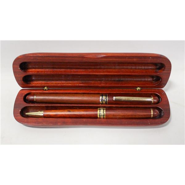WOOD TURNED FOUNTAIN PEN SET WITH CASE
