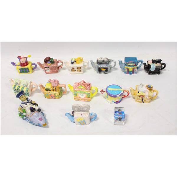 LOT OF 12 RED ROSE MINI TEA POTS