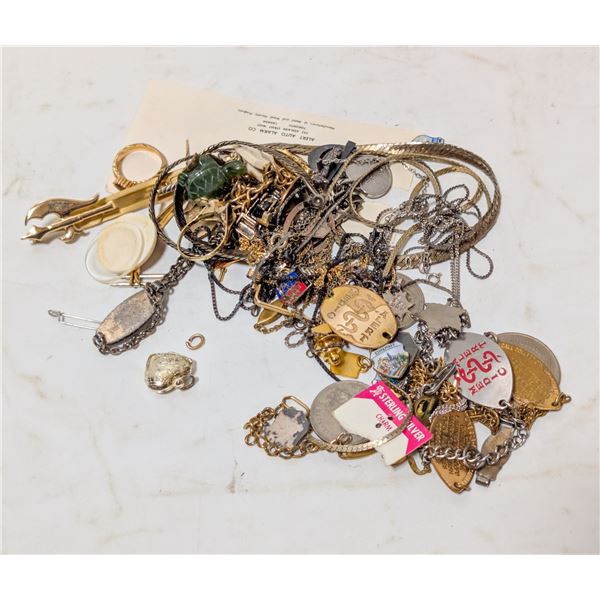 LOT ASSORTED ESTATE JEWELLERY